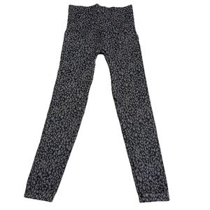 Spanx Look At Me Now Seamless Leggings Womens Size Large Mini Leopard Print